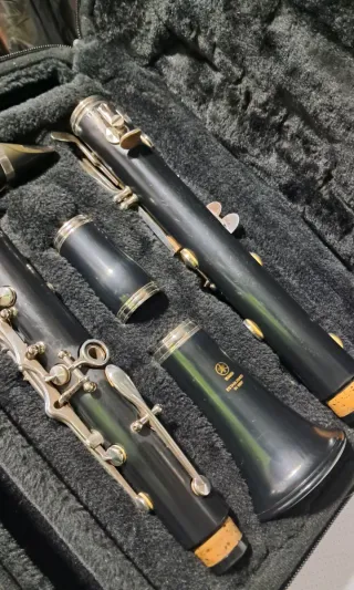 Clarinete Yamaha YCL-255