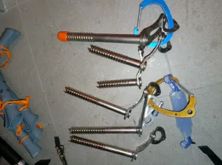 Tornillos de hielo para escalada