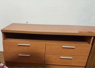 Mueble madera con 4 cajones