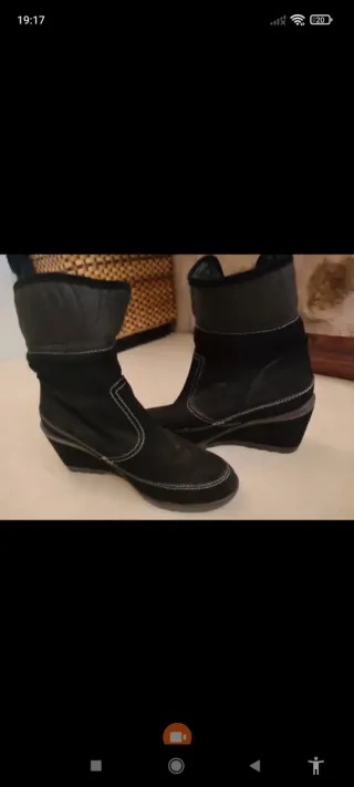 Botines negros con borrego
