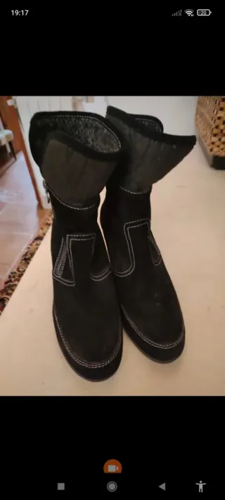 Botines negros con borrego