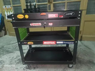 Carrito de herramientas con estuche