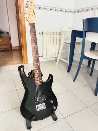 Guitarra Eléctrica Peavey Negra