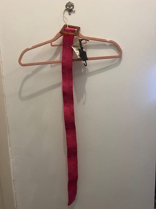 Cinturón rosa nuevo C&A con hebilla tipo carey