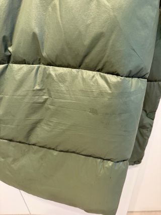 Abrigo largo verde oversized pluma de pato.