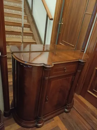 Mueble de entrada con espejo