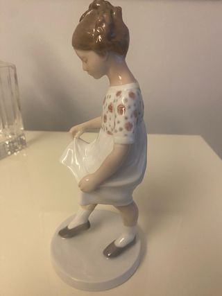 Royal Copenhagen statuetta bambina