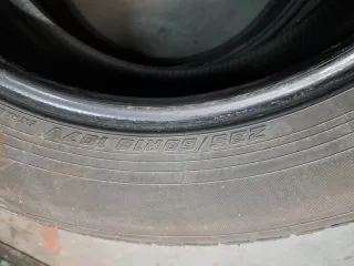 Neumático Yokohama 235 60 R18 107V