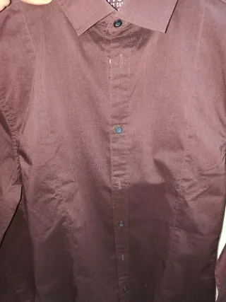 Camisa elegante hombre granate-marrón (burdeos)