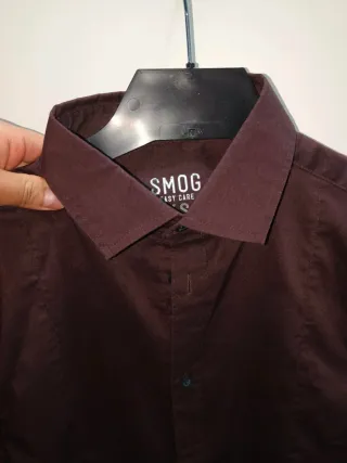 Camisa elegante hombre granate-marrón (burdeos)
