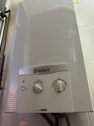 Calentador de gas marca Vaillant AtmosMAG