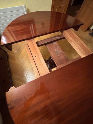 Mesa comedor redonda extensible caoba