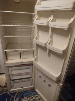 Nevera blanca con congelador