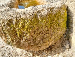 Pila de piedra antigua Galicia