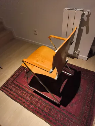 Silla diseño Egoa madera y metal