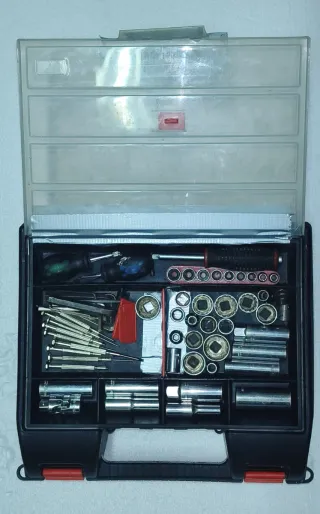 Caja de herramientas mecánica