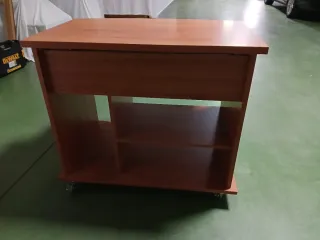 Mesa de ordenador de madera