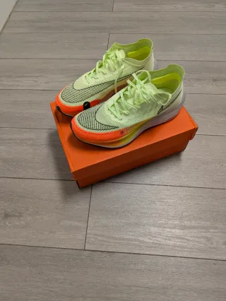 Nike Vaporfly amarillo/naranja Mas info privado