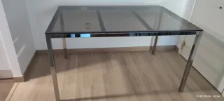 Mesa de comedor cristal y metal