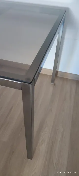 Mesa de comedor cristal y metal