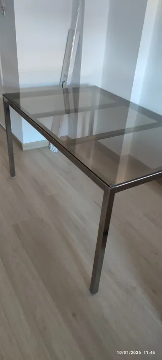 Mesa de comedor cristal y metal