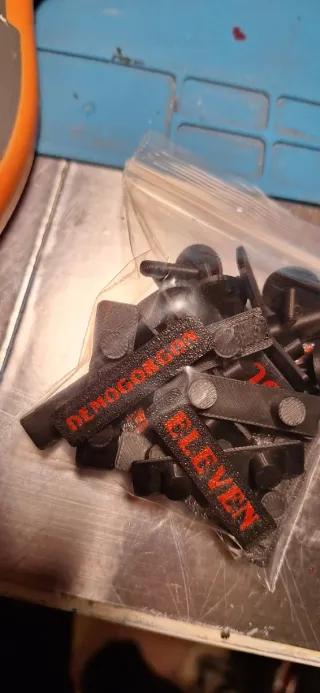 Expositor Kinder Joy Stranger Things