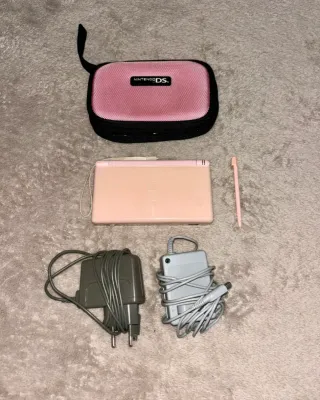 Nintendo DS Lite Rosa + Funda + 10 Juegos + R4