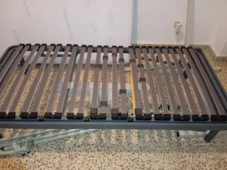 Cama ortopédica metálica