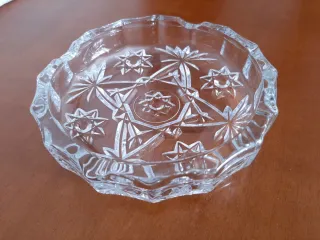 Cenicero de cristal tallado