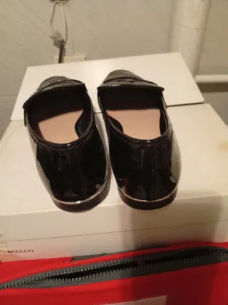 Zapatos charol Mango negros