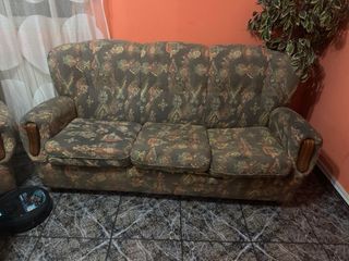 Sofá estampado floral 50€