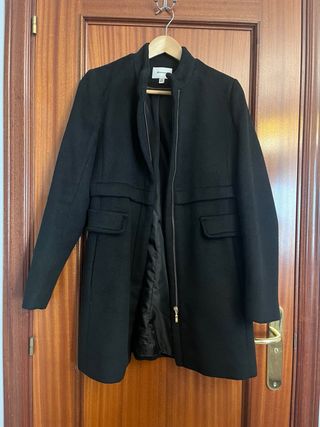 Abrigo corto negro Stradivarius