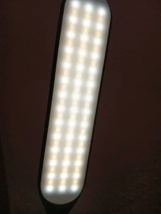 Lámpara LED de pie moderna