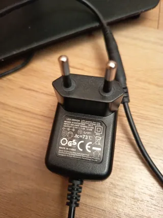 Lámpara LED de pie moderna