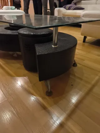 Mesa de salón cristal diseño.