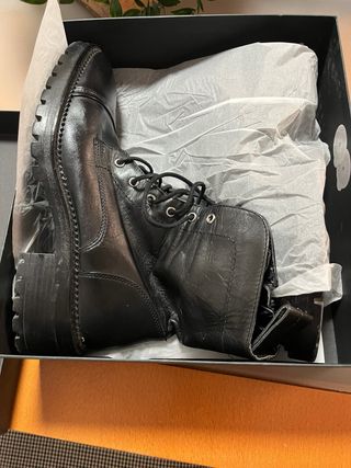 Botines negros mujer con tachuelas