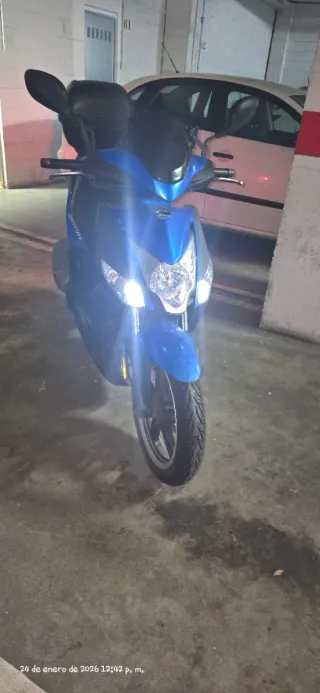 Moto Scooter Azul  KYMCO AGILITY CITY 125