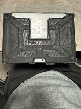 Microsoft Surface Pro 7 i5 + teclado + funda UAG +