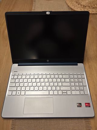 HP 15” Ryzen 5 5500U SSD 256GB Windows