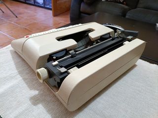 Máquina de escribir Olivetti Lettera 35