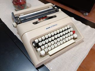 Máquina de escribir Olivetti Lettera 35