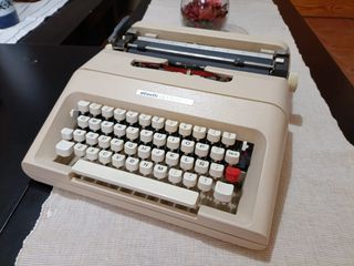 Máquina de escribir Olivetti Lettera 35