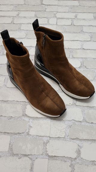 Botas deportivas XTI