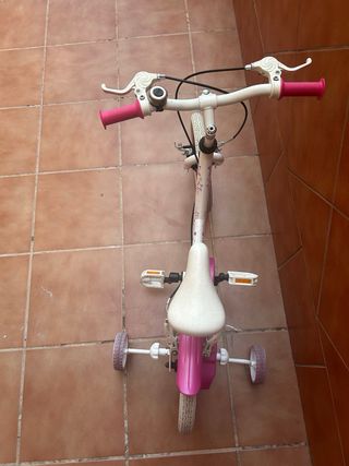 Bicicleta infantil blanca y rosa