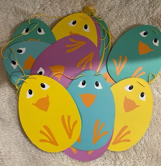 Lote infantil Pascua: Huevos, Guirnalda, hierba...