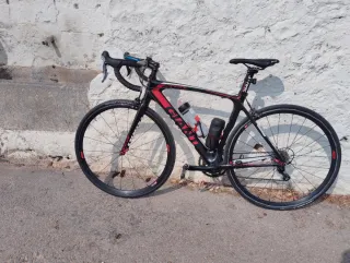 Bicicleta de carretera Giant Negra/Roja