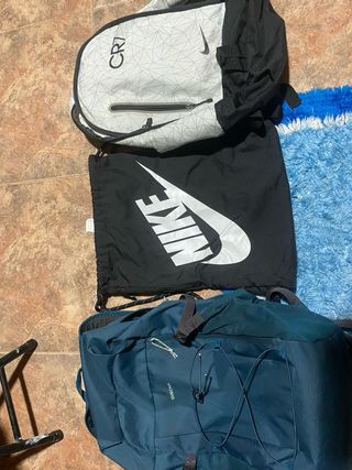Lote 3 Mochilas Nike Negras y Blancas