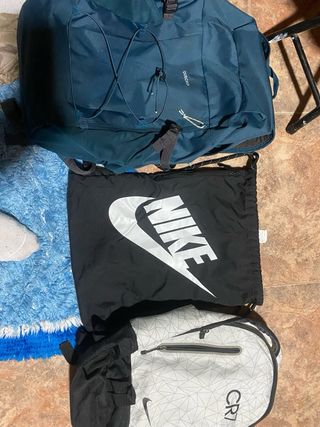 Lote 3 Mochilas Nike Negras y Blancas