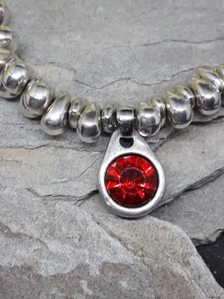 Pulsera Elástica Zamak con Cristal Rojo