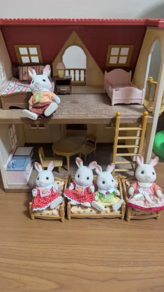 Casa Sylvanian Families con figuras